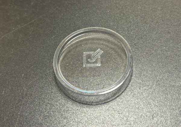 プラスチック製品へのロゴ入れ加工　PVC・PET素材のパッケージ　刻印（型押し）